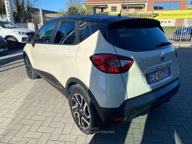 Usata Renault Captur 90 CV (66 kW) 2015 Beige chiaro SUV