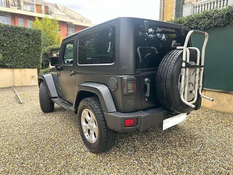 Usado Jeep Wrangler Sahara 200 CV (147 kW) 2015 Negro SUV