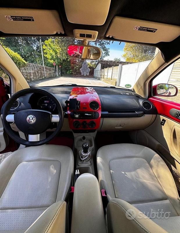 Usata VW New Beetle 150 CV (110 kW) 2006 Rosso Utilitaria