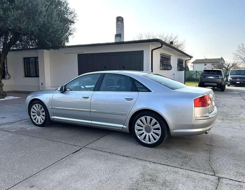 Usata Audi A8 Ambiente 232 CV (170 kW) 2006 Argento Berlina