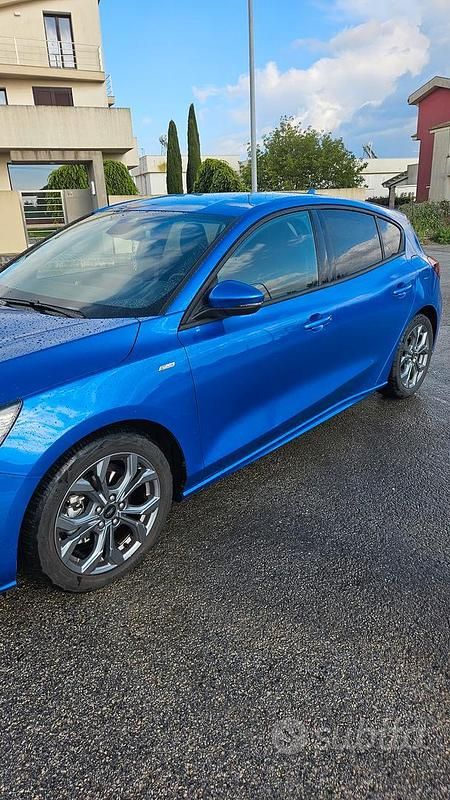 Usata Ford Focus ST-Line 125 CV (91 kW) 2024 Blu Berlina