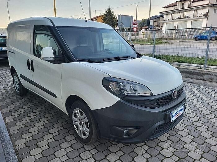 Usata Fiat Doblò 95 CV (69 kW) 2019 Bianco Monovolume