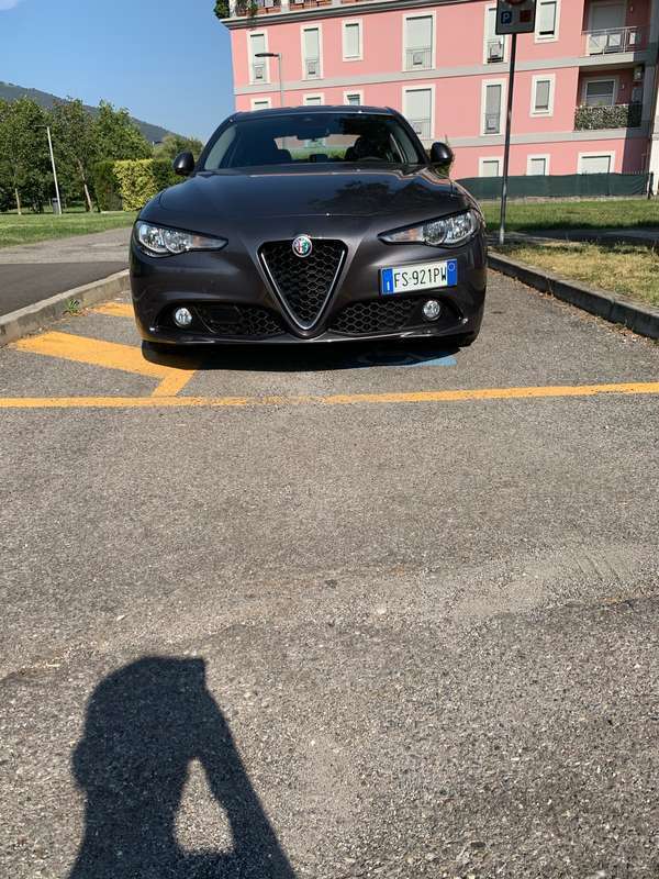 Usato 2018 Alfa Romeo Giulia 2.1 Diesel 136 CV (22.000 €)