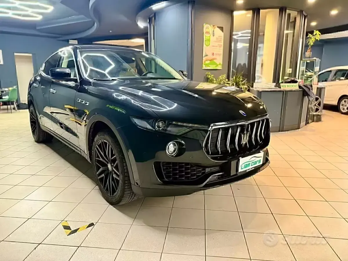 Usata Maserati Levante 275 CV (202 kW) 2016 Nero SUV