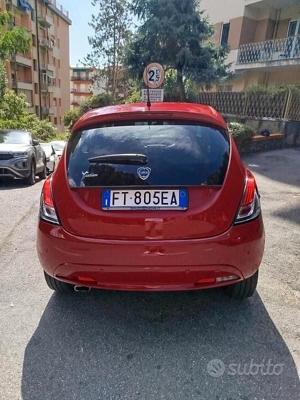 Usata Lancia Ypsilon 60 CV (44 kW) 2019 Rosso Utilitaria