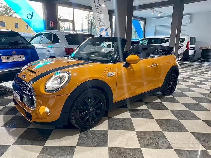 Usata Mini Cooper SD Cabriolet Hype 170 CV (125 kW) 2017 Cabrio