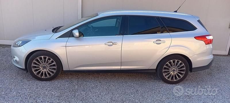 Grigio Usata 2011 Ford Focus Titanium Station wagon | 8500 € (Cara) - Immagine 1/4