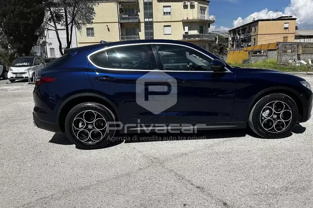 Usata Alfa Romeo Stelvio 179 CV (131 kW) 2017 Bluazzurro SUV