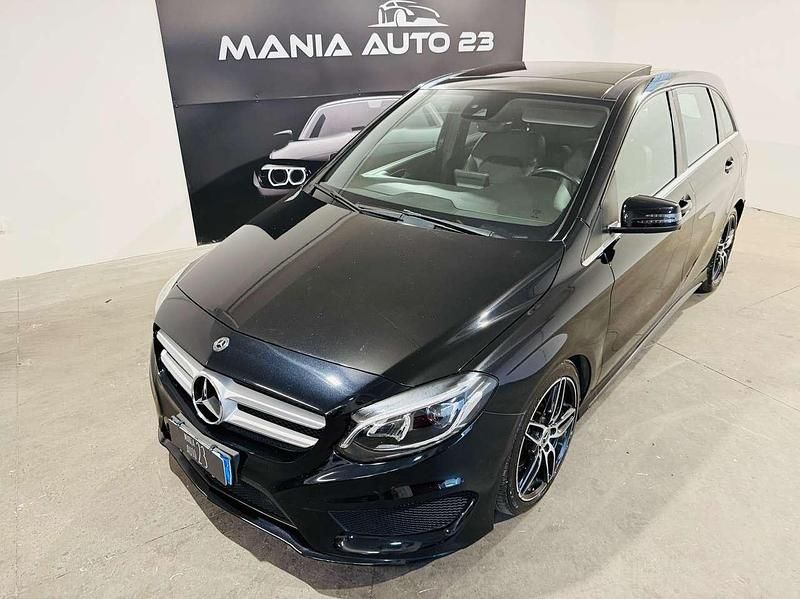 Usata Mercedes B180 Premium 109 CV (80 kW) 2018 Nero Utilitaria