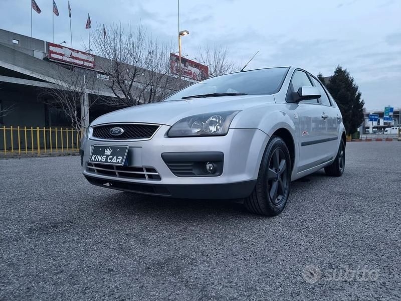 Usata Ford Focus 115 CV (84 kW) 2005 Grigio Berlina