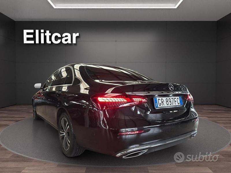 Usata Mercedes E220 194 CV (142 kW) 2022 Nero Berlina