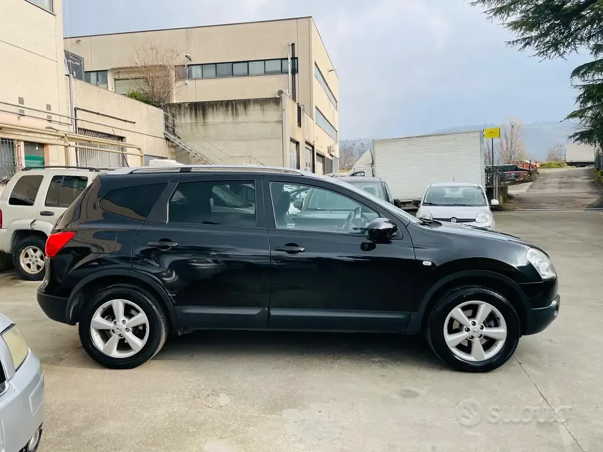 Usata Nissan Qashqai +2 Tekna 103 CV (75 kW) 2009 Nero SUV