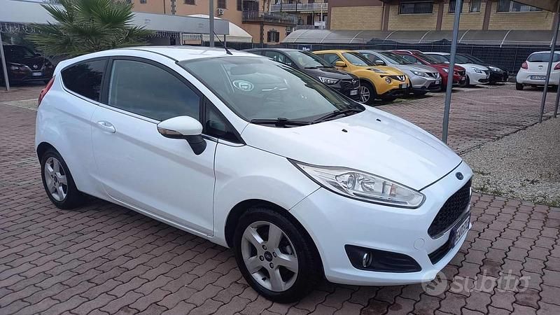 Usata Ford Fiesta Titanium 95 CV (69 kW) 2017 Bianco Utilitaria