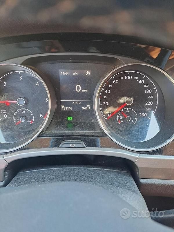 Usata VW Touran Comfortline 116 CV (85 kW) 2016 Grigio Monovolume