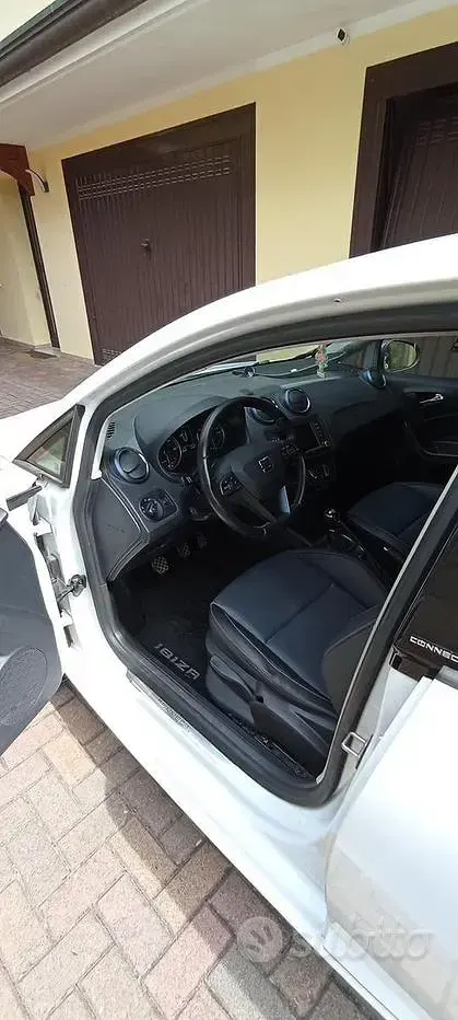 Usata Seat Ibiza CONNECT 90 CV (66 kW) 2017 Bianco Berlina