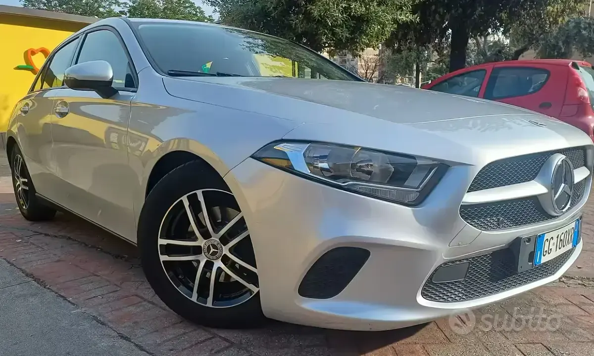 Usata Mercedes A180 136 CV (100 kW) 2021 Grigio Berlina
