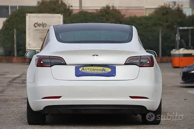 Usata Tesla Model 3 Standard Range 100 kW (136 CV) 2019 Bianco Berlina