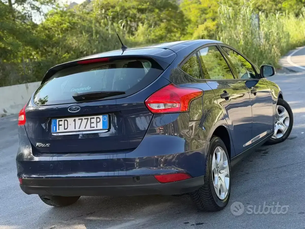 Usata Ford Focus 120 CV (88 kW) 2016 Blu Berlina