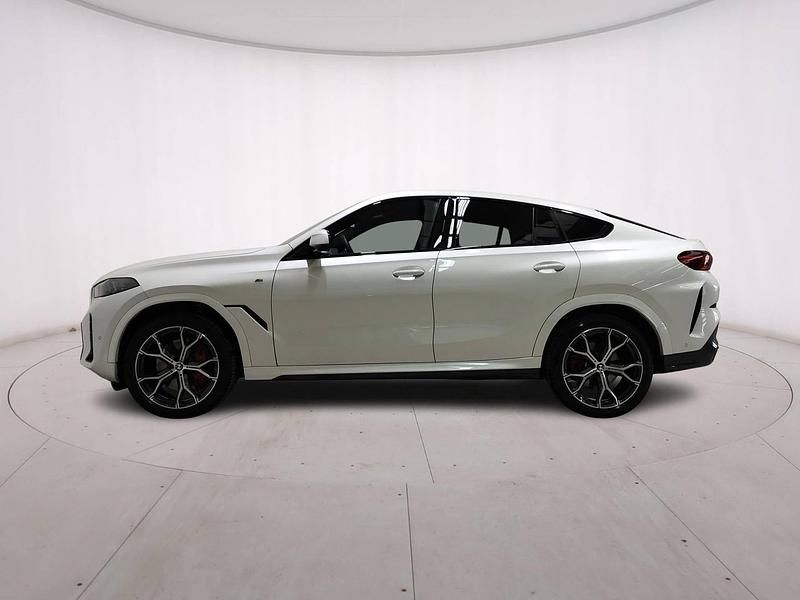 Usata BMW X6 M Sport 298 CV (219 kW) 2024 Mineral white SUV