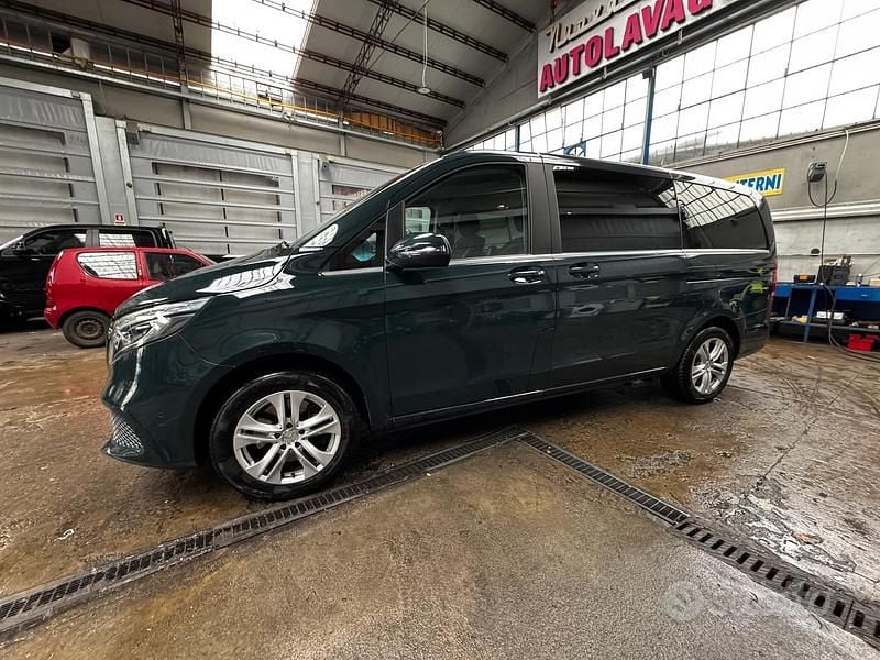 Usata Mercedes V250 Avantgarde 190 CV (139 kW) 2022 Verde Monovolume