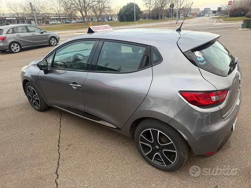 Usata Renault Clio IV 90 CV (66 kW) 2014 Grigio Berlina