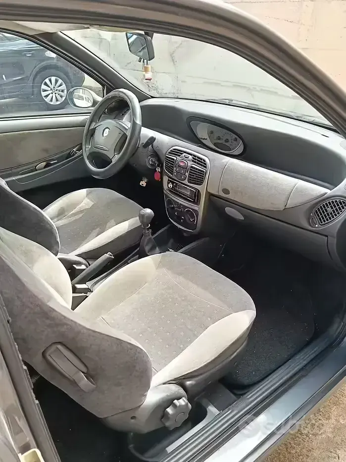 Usata Lancia Ypsilon 60 CV (44 kW) 2003 Grigio Utilitaria