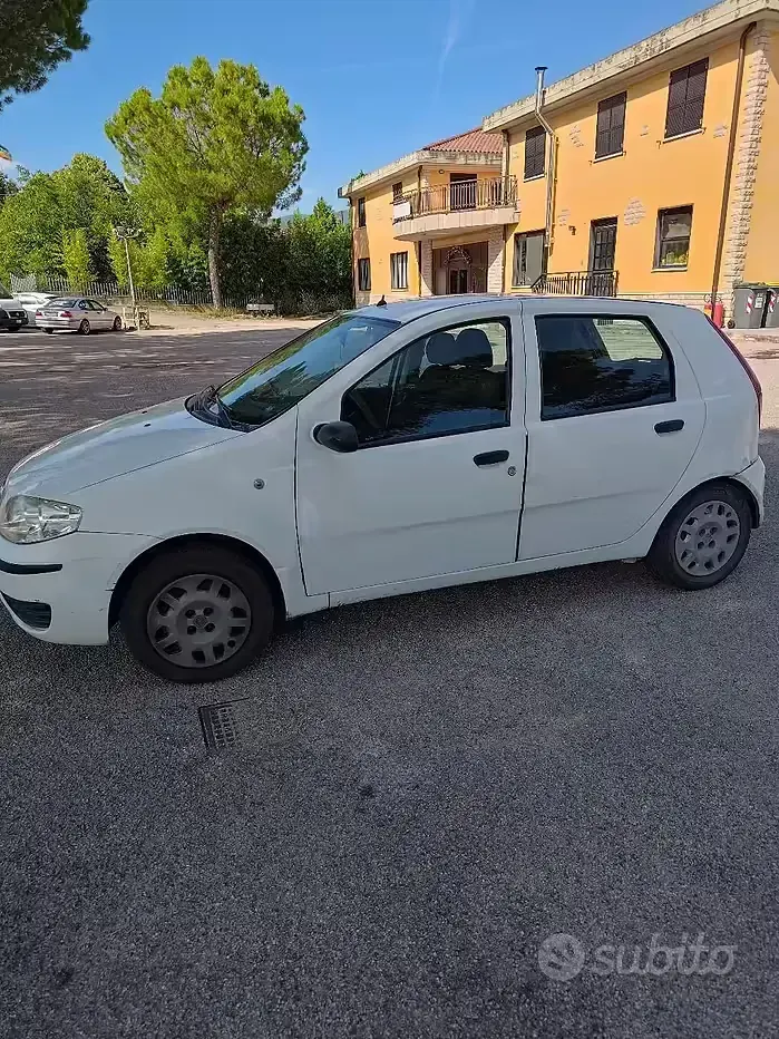 Usata Fiat Punto Classica 80 CV (58 kW) 2007 Bianco Utilitaria