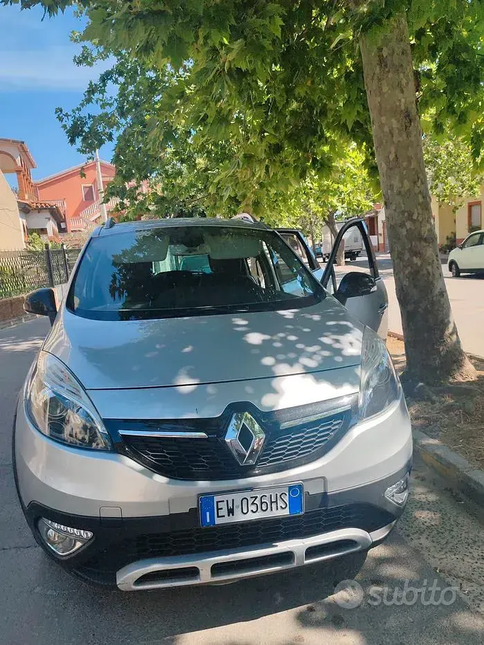 Usata Renault Scénic 110 CV (80 kW) 2014 Grigio Monovolume