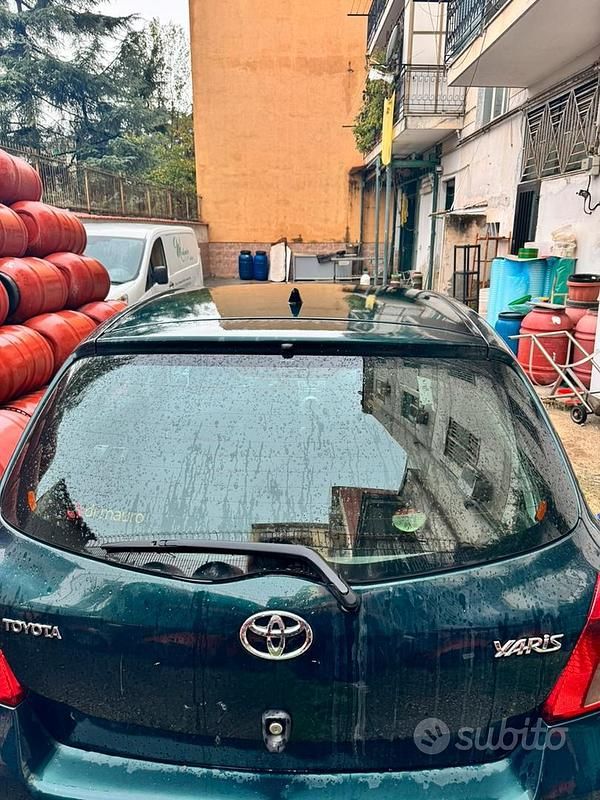 Usata Toyota Yaris 92 CV (67 kW) 2006 Verde Utilitaria