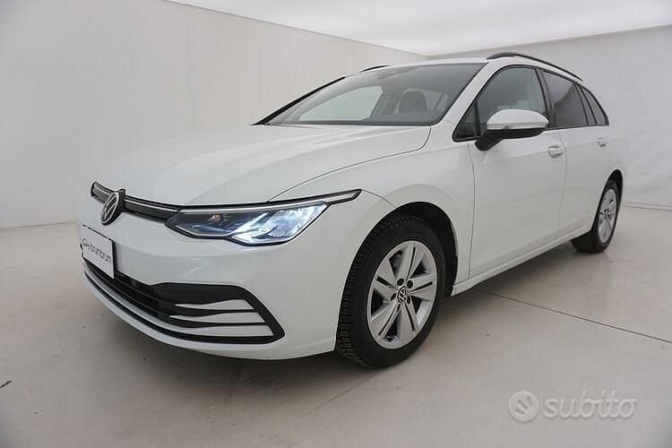 Usata VW Golf VIII Life 116 CV (85 kW) 2021 Bianco Station wagon