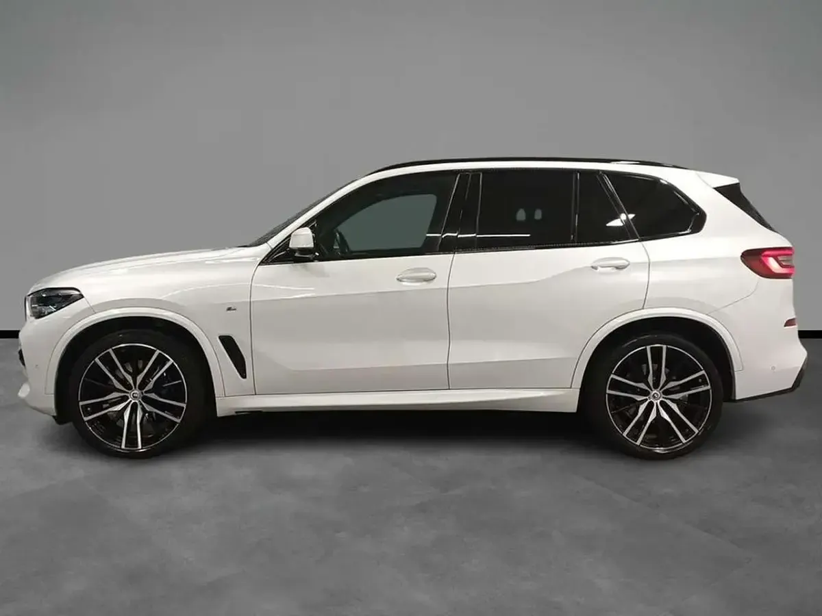 Usata BMW X5 M Sport 231 CV (169 kW) 2022 Mineral white metallizzato SUV