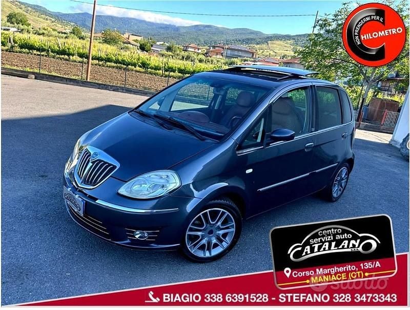 Grigio Usata 2009 Lancia Musa Monovolume | 4990 € (Buon prezzo) - Immagine 1/4
