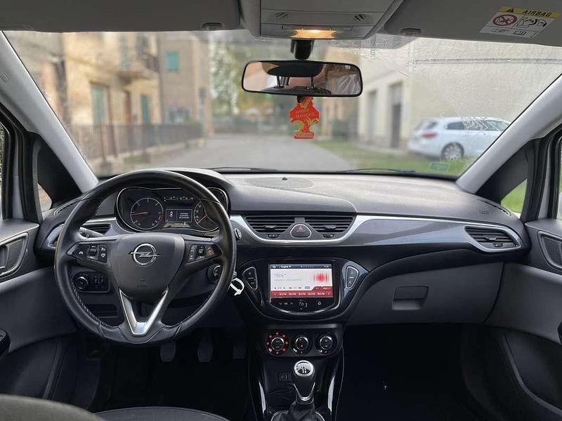 Usata Opel Corsa Edition 95 CV (69 kW) 2015 Berlina
