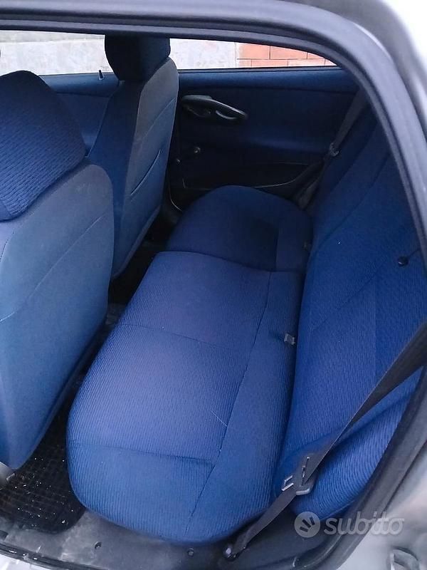 Usata Fiat Punto 60 CV (44 kW) 2001 Grigio Utilitaria