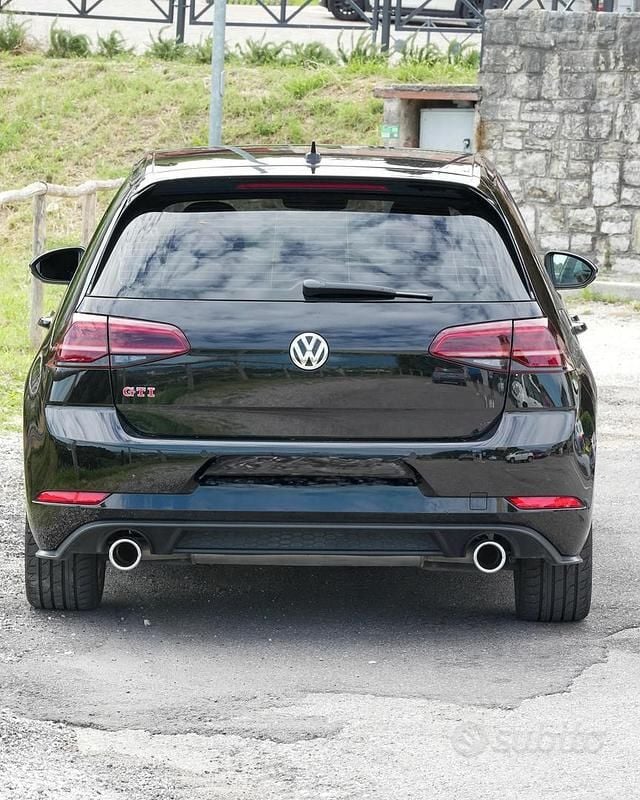 Usata VW Golf VII GTI 290 CV (213 kW) 2019 Nero Utilitaria