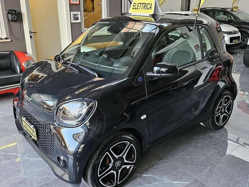 Usata Smart ForTwo Coupé Passion 41 kW (56 CV) 2021 Nero Utilitaria