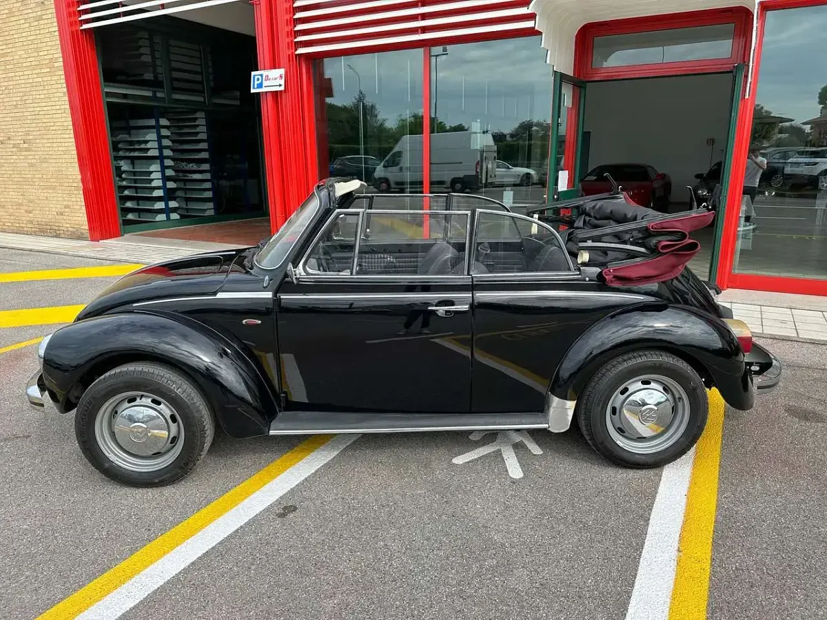 Usata VW Käfer 34 CV (25 kW) 1975 Nero Cabrio