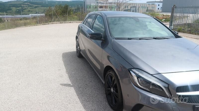 Usata Mercedes A200 136 CV (100 kW) 2017 Grigio Berlina