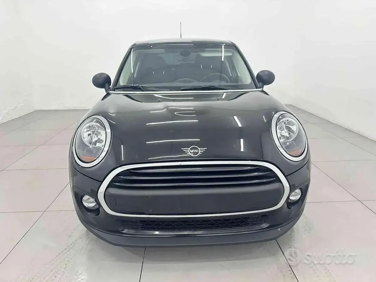 Usata Mini One D 95 CV (69 kW) 2018 Nero Utilitaria