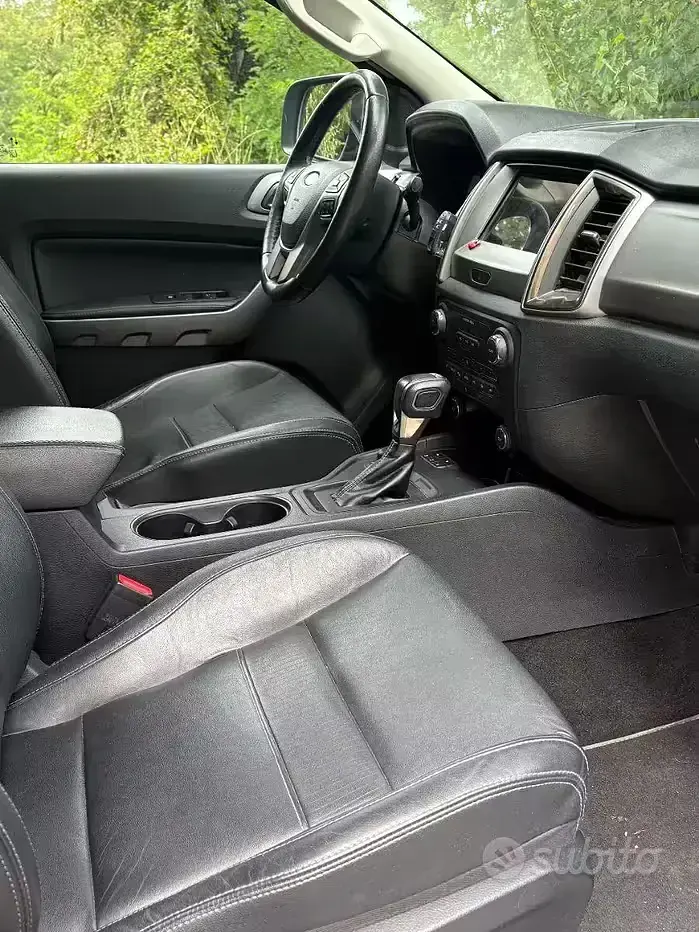 Usata Ford Ranger Limited 170 CV (125 kW) 2022 Nero Pick-up