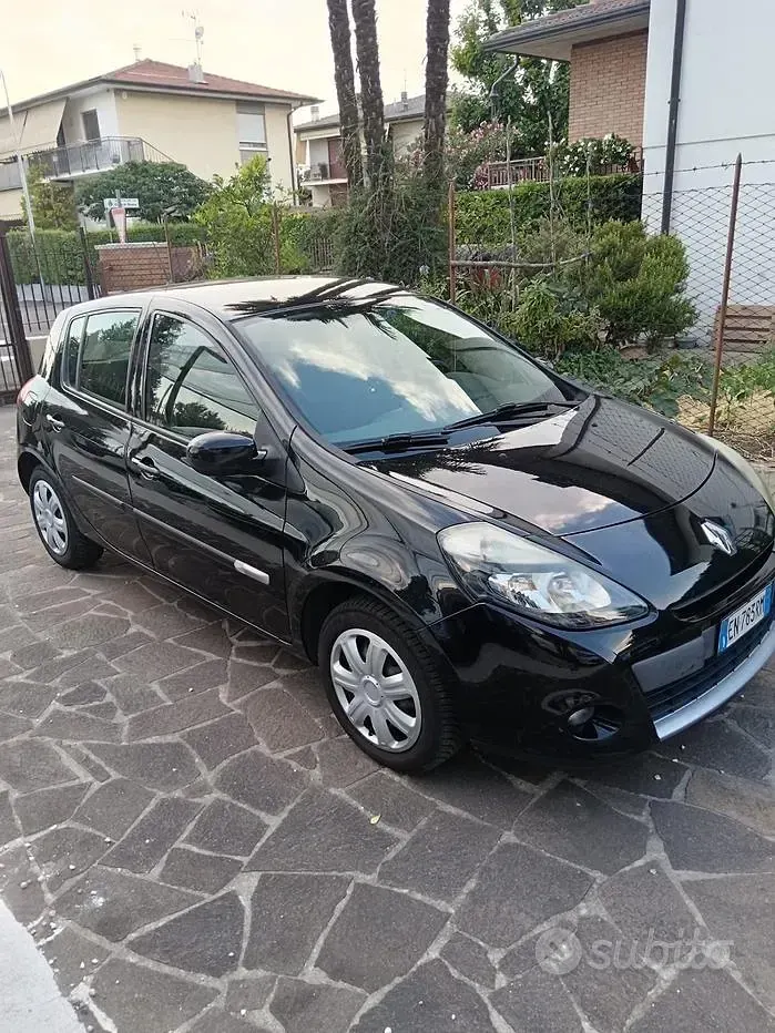 Usata Renault Clio IV Dynamique 75 CV (55 kW) 2012 Nero Berlina