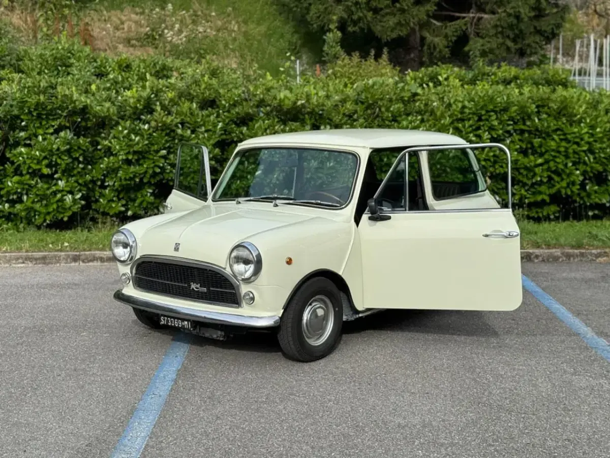 Usata Mini 1000 38 CV (27 kW) 1973 Bianco Utilitaria