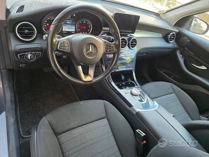 Usata Mercedes GLC220 170 CV (125 kW) 2017 Grigio SUV