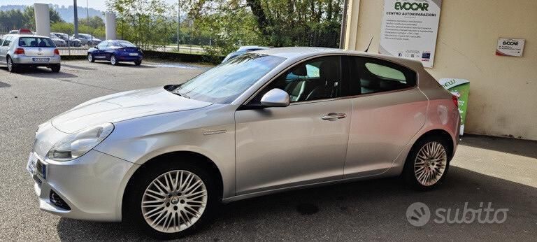 Usata Alfa Romeo Giulietta Distinctive 140 CV (102 kW) 2013 Grigio Utilitaria