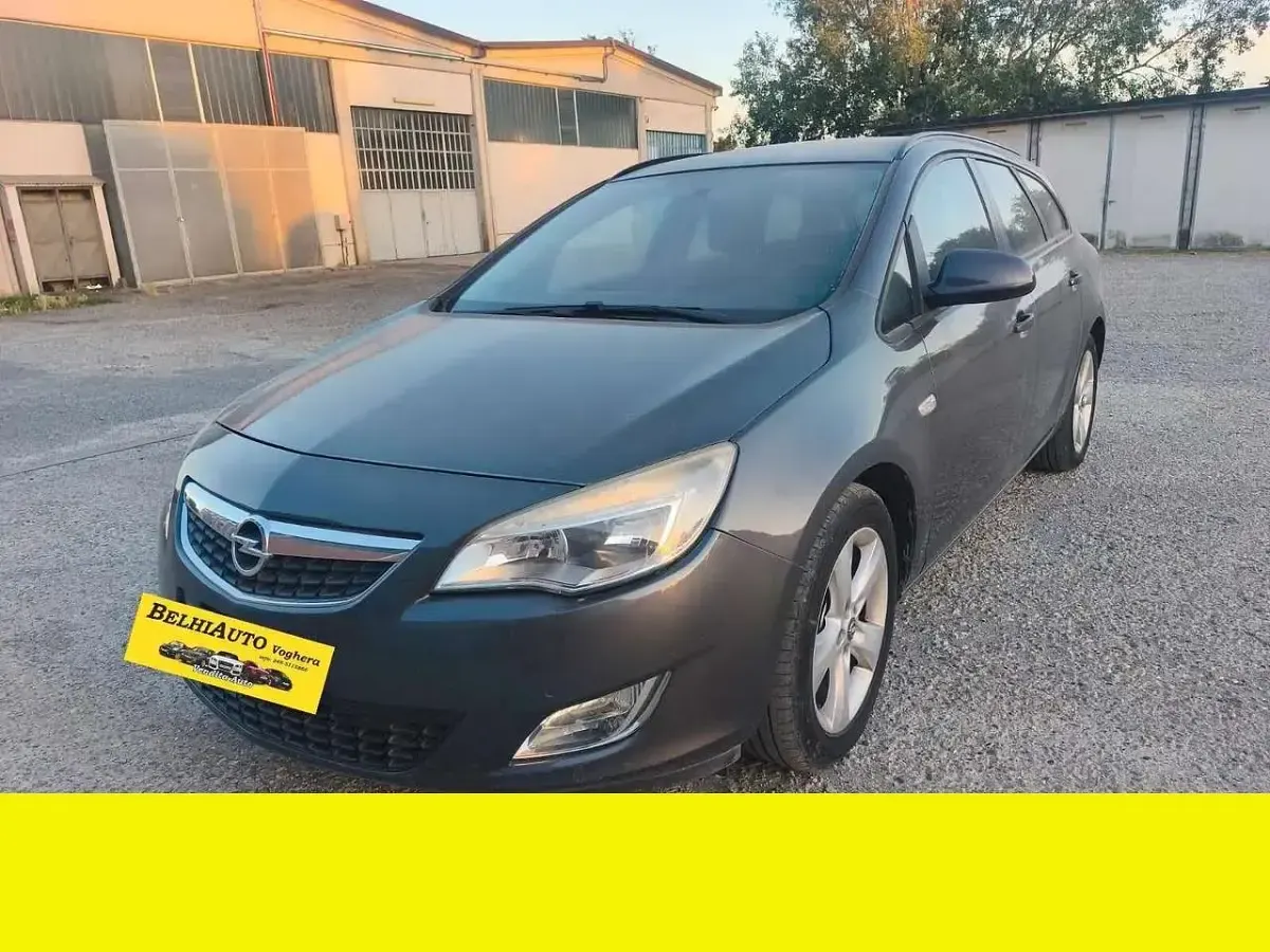 Usata Opel Astra 140 CV (102 kW) 2012 Other Station wagon