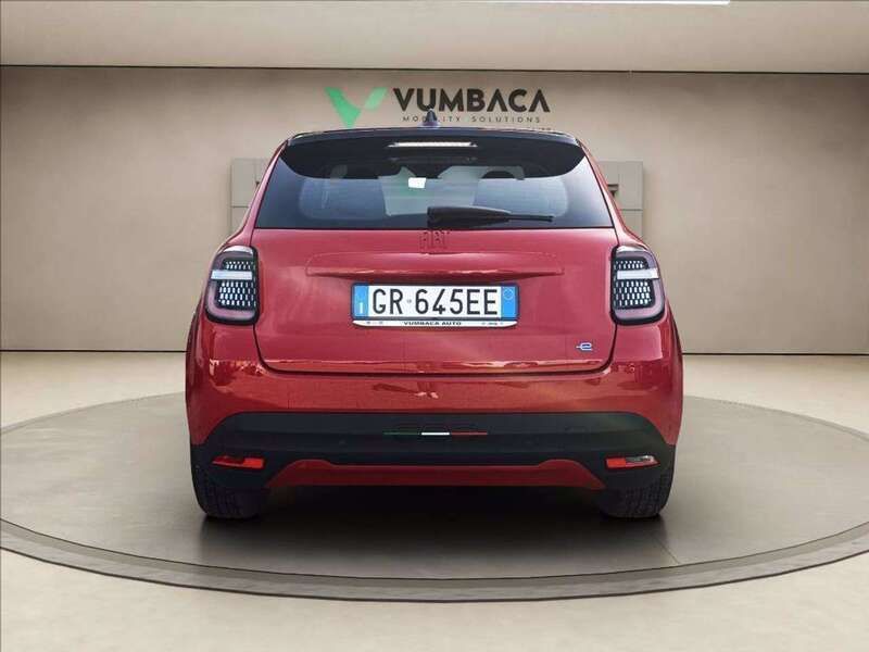 Usata Fiat 600 Red 61 kW (84 CV) 2023 Rosso pastello SUV
