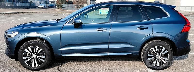 Usata Volvo XC60 Momentum 2022 Blu SUV