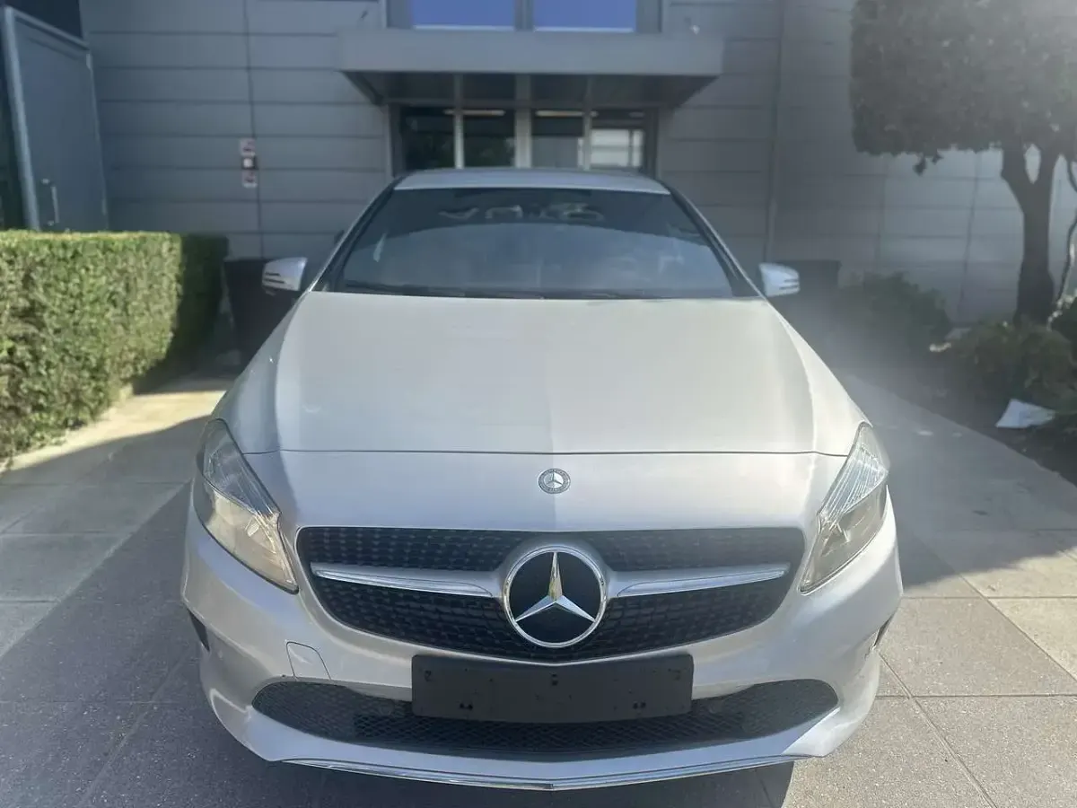 Begagnad Mercedes A220 Business 177 HK (130 kW) 2016 Silver Halvkombi