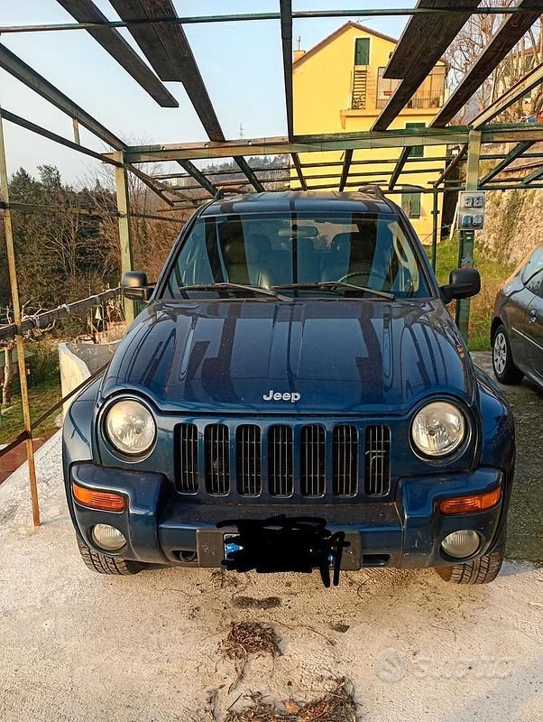 Usata Jeep Cherokee 2004 Blu SUV