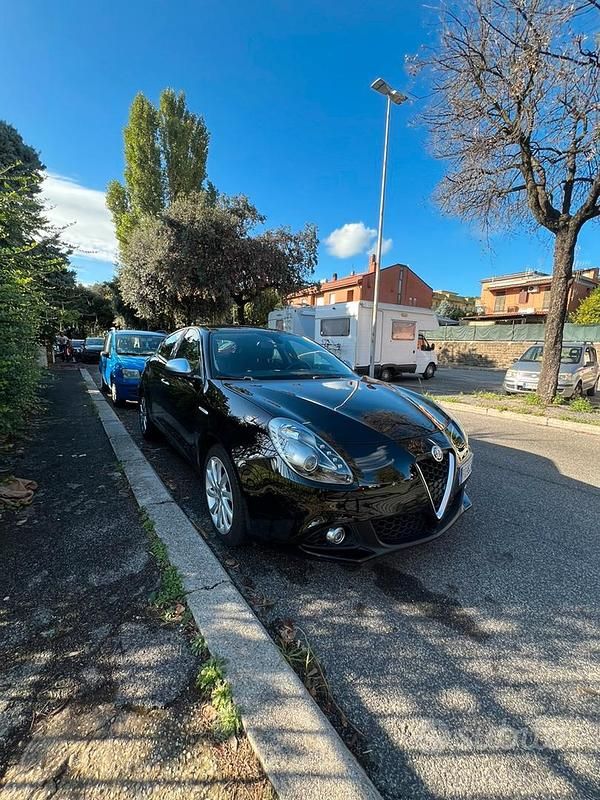 Usata 2017 Alfa Romeo Giulietta Due volumi | 13.500 € (Buon prezzo) - Immagine 1/4